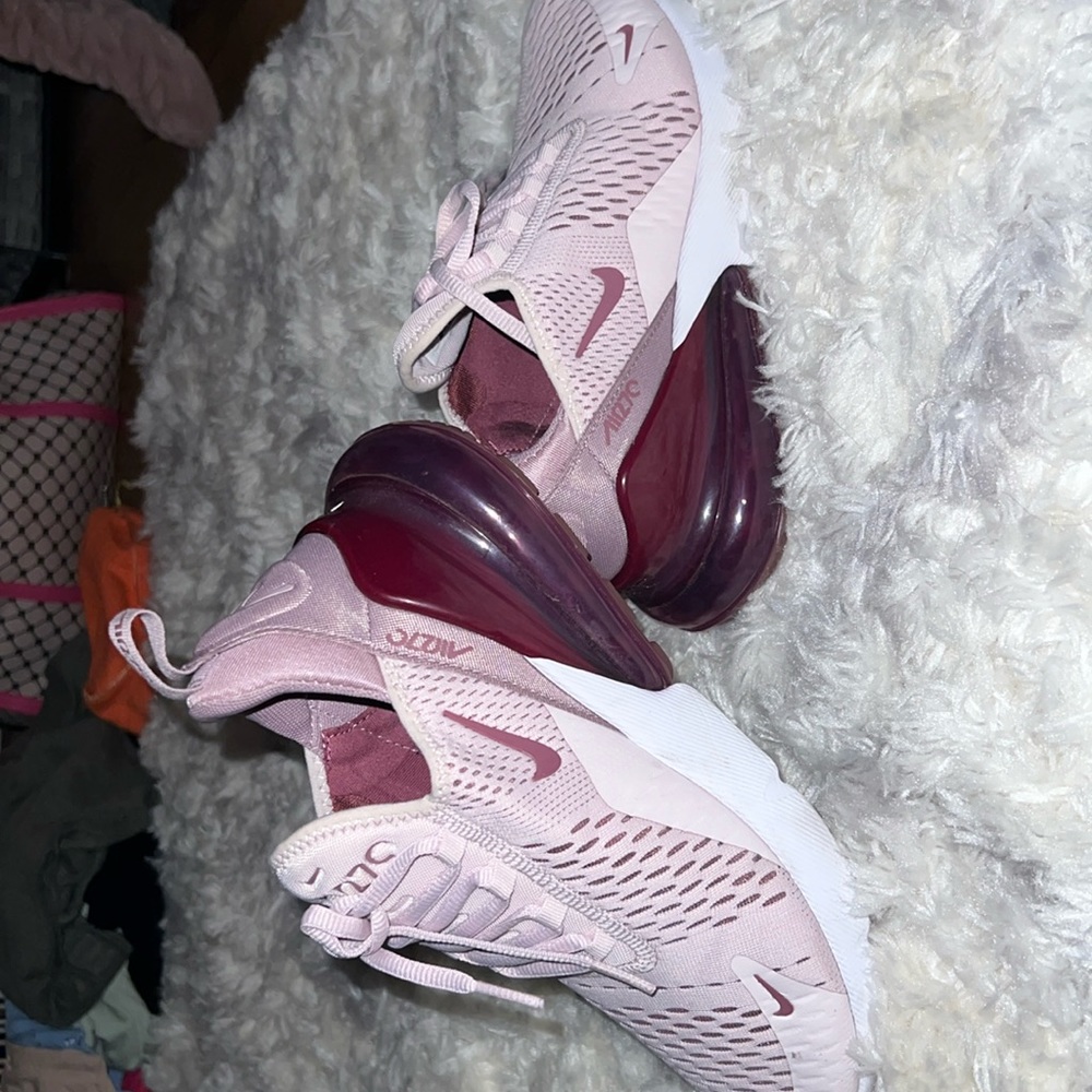 Nike air maxes